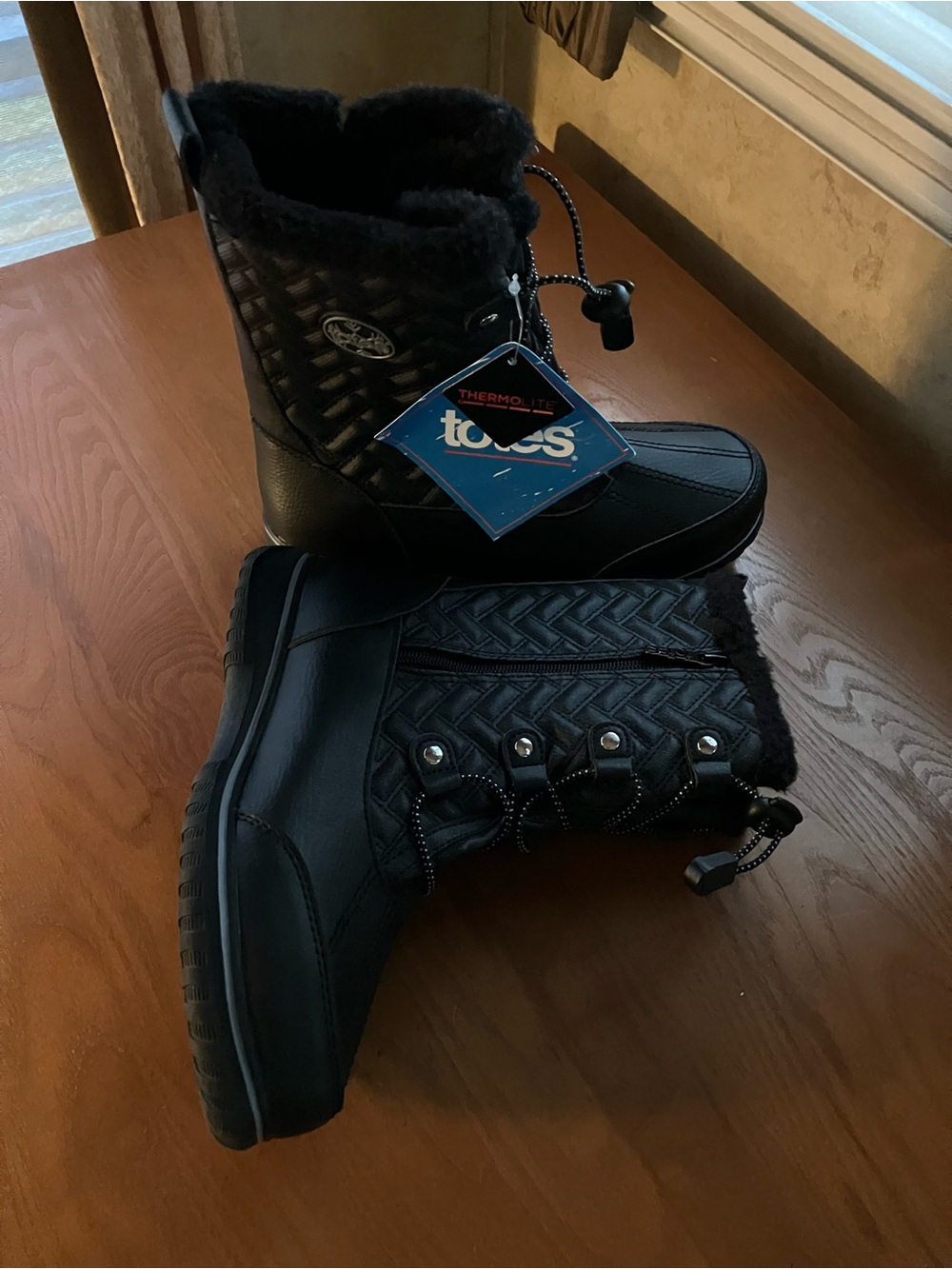 Black New Totes Girls size Quilted Winter Boots with Faux Fur Thermolite